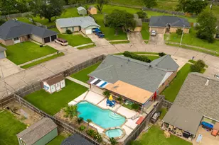 1302 Canyon Springs Dr, La Porte, TX 77571 - Photo 2