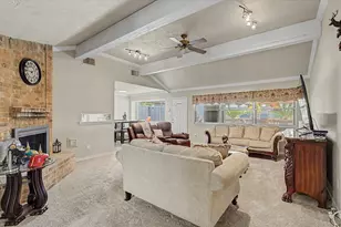 1302 Canyon Springs Dr, La Porte, TX 77571 - Photo 6