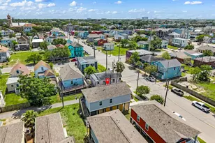 710 35th St, Galveston, TX 77550 - Photo 26