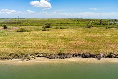 1105 Bobs Road, Crystal Beach, TX 77650 - Photo 6