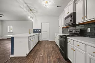 12027 Windage Dr, La Marque, TX 77568 - Photo 14