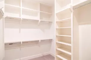 5869 E Post Oak Ln, Houston, TX 77055 - Photo 30