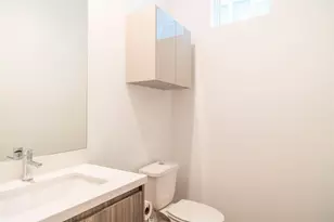 5869 E Post Oak Ln, Houston, TX 77055 - Photo 26