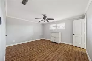 5747 Greencraig Dr, Houston, TX 77035 - Photo 8