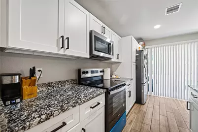 12711 Greenshire Dr Drive, Houston, TX 77048 - Photo 16