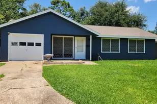 2914 Vance Ave N, Texas City, TX 77590 - Photo 1