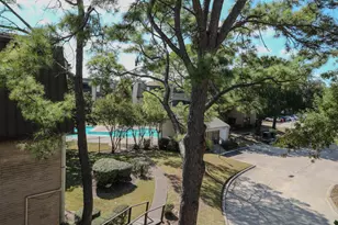 3035 Walnut Bend Ln, Houston, TX 77042 - Photo 14