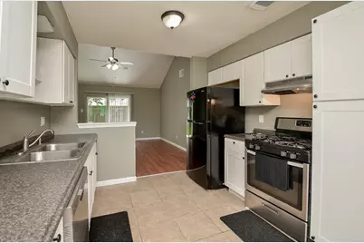 10418 Sagestar Lane, Houston, TX 77089 - Photo 12