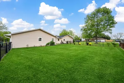 1539 Sterling Drive, Baytown, TX 77523 - Photo 28