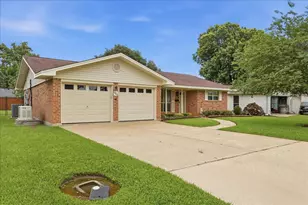 1012 Mimosa Dr, Nederland, TX 77627 - Photo 2