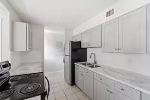 5667 Birchmont Dr, Houston, TX 77091 - Photo 8