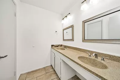 1240 Shadowdale Drive #14, Houston, TX 77043 - Photo 20