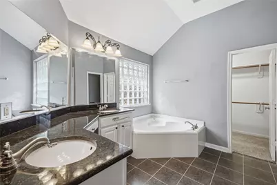 12811 Flat Creek Drive, Pearland, TX 77584 - Photo 16