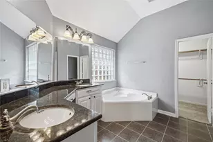 12811 Flat Creek Dr, Pearland, TX 77584 - Photo 16