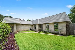 12063 Mulholland Dr, Meadows Place, TX 77477 - Photo 22
