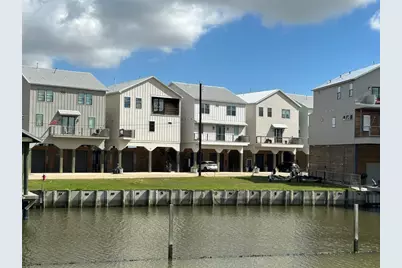 24 Cmdr Runco Lane, Taylor Lake Village, TX 77586 - Photo 4