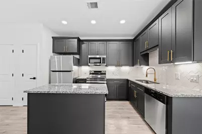 11553 Persimmon Street, Willis, TX 77318 - Photo 8