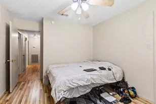 1 E Woodtimber Ct, The Woodlands, TX 77381 - Photo 12