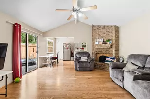 1 E Woodtimber Ct, The Woodlands, TX 77381 - Photo 2