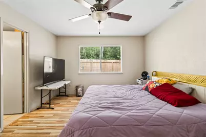 1 E Woodtimber Court, The Woodlands, TX 77381 - Photo 8