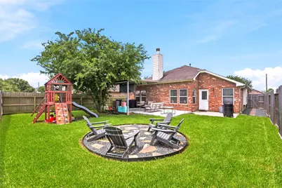8226 Mandalay Bay Drive, Baytown, TX 77523 - Photo 32