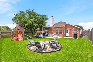 8226 Mandalay Bay Dr, Baytown, TX 77523 - Photo 32