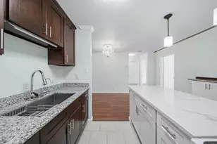 10211 Sugar Branch Dr, Houston, TX 77036 - Photo 14
