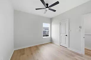 9735 Pelsey St, Houston, TX 77029 - Photo 28