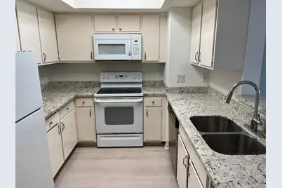 2816 S Bartell Drive #34, Houston, TX 77054 - Photo 8