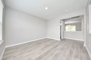 9506 Lasbury Dr, Houston, TX 77083 - Photo 10