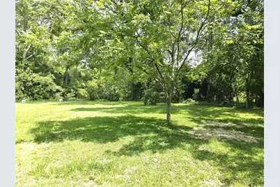 110B S Beatty Avenue, Livingston, TX 77351 - Photo 2