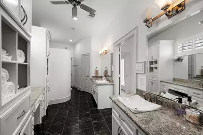 1210 Parkerhaven Court, Houston, TX 77008 - Photo 34