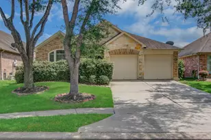 13312 Highland Lake Ln, Pearland, TX 77584 - Photo 2