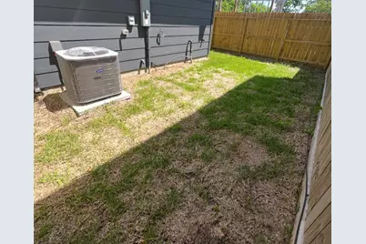 2712 Jensen Creek Lane, Houston, TX 77026 - Photo 32
