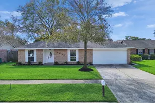 14135 Barrone Dr, Cypress, TX 77429 - Photo 2