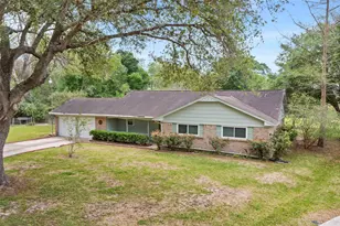 1717 Jones St, Alvin, TX 77511 - Photo 4
