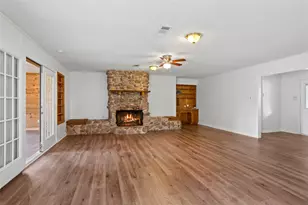 1717 Jones St, Alvin, TX 77511 - Photo 6