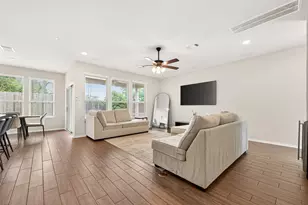 5134 Aedan Oak St, Houston, TX 77018 - Photo 8