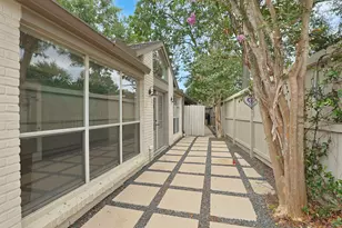 10118 Chevy Chase Dr, Houston, TX 77042 - Photo 44