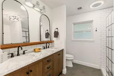 10118 Chevy Chase Drive, Houston, TX 77042 - Photo 26