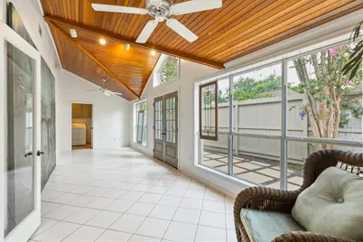 10118 Chevy Chase Drive, Houston, TX 77042 - Photo 38