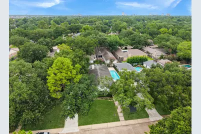10118 Chevy Chase Drive, Houston, TX 77042 - Photo 46