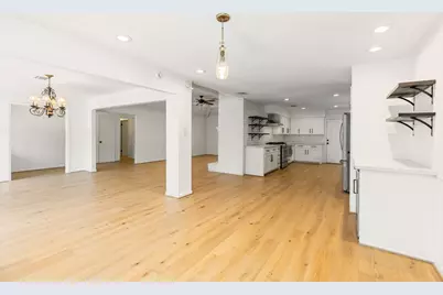 10118 Chevy Chase Drive, Houston, TX 77042 - Photo 16