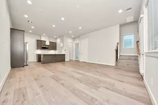 2319 Silva Park Ln, Houston, TX 77091 - Photo 10