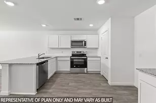 12219 Shield Crest Ct, Willis, TX 77378 - Photo 4