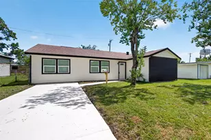 1302 Appomattox Dr, Texas City, TX 77591 - Photo 2