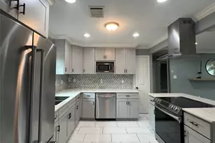 4833 Van Fleet St, Houston, TX 77033 - Photo 4