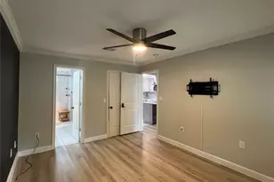 4833 Van Fleet St, Houston, TX 77033 - Photo 8