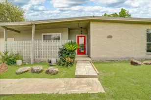 2211 Bonita Way, Baytown, TX 77520 - Photo 4