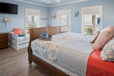 961 Hamilton Drive, Crystal Beach, TX 77650 - Photo 20